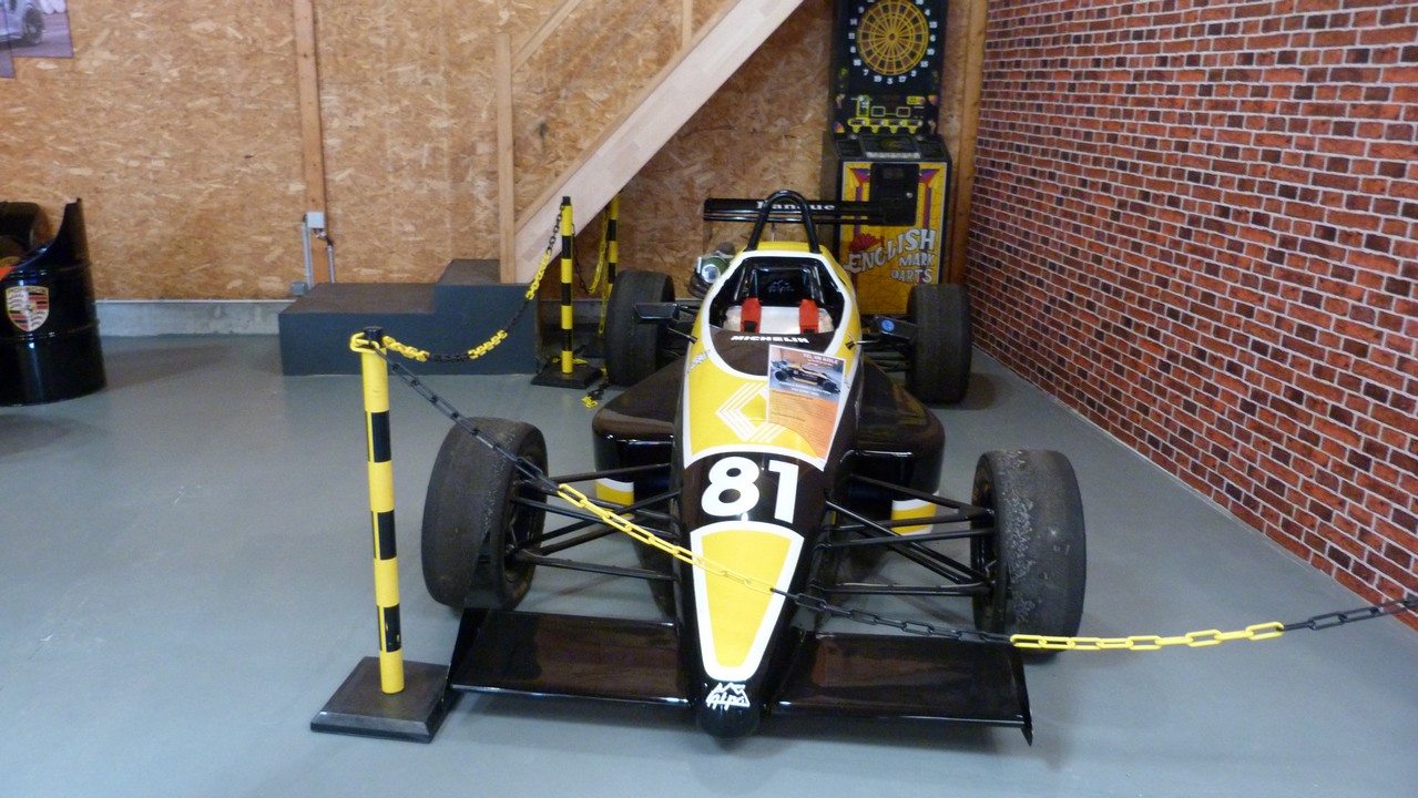Au 911 Formule Renault