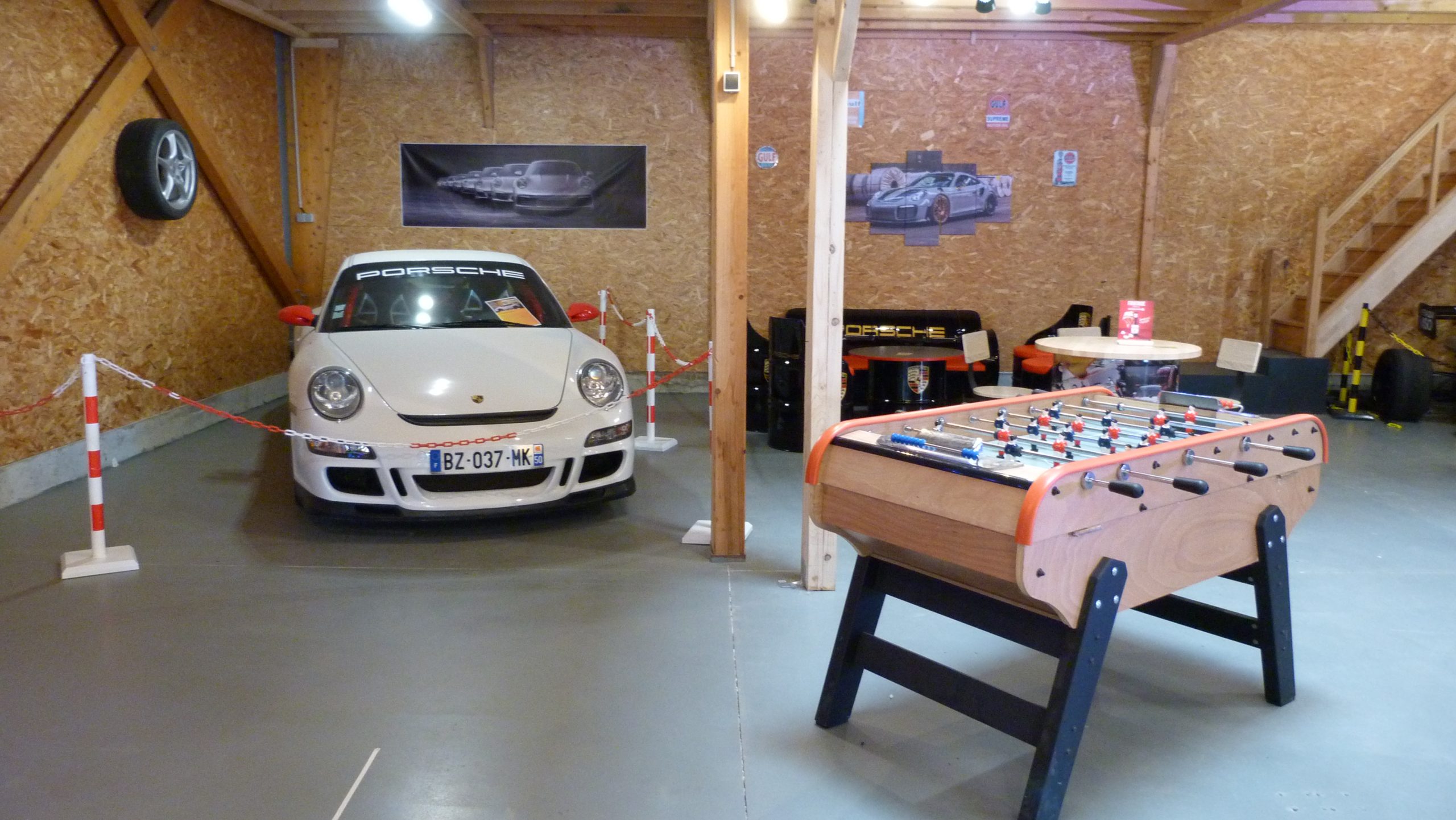 Au 911 la porsche scaled 1